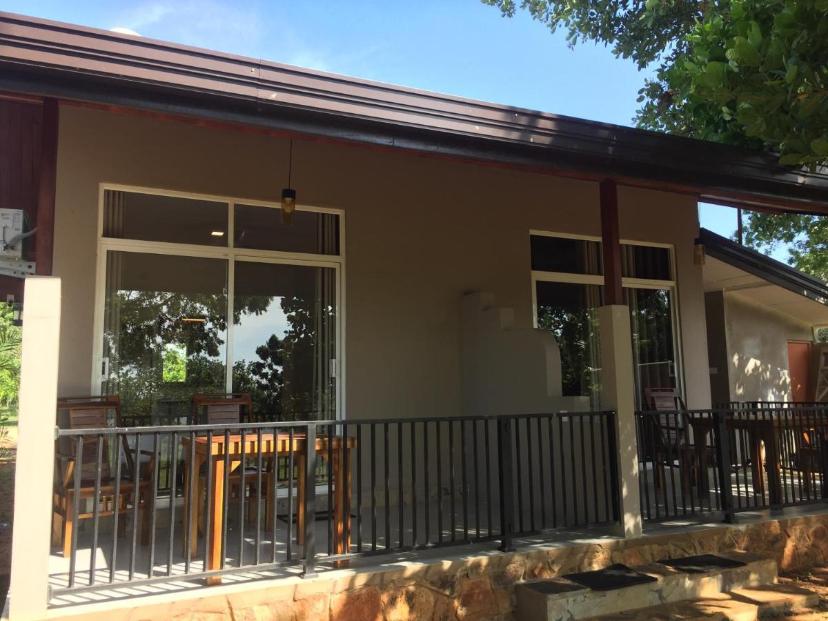 Saffron Lake Yala Tissamaharama Exterior foto