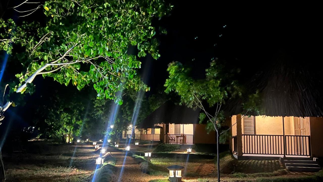 Saffron Lake Yala Tissamaharama Exterior foto